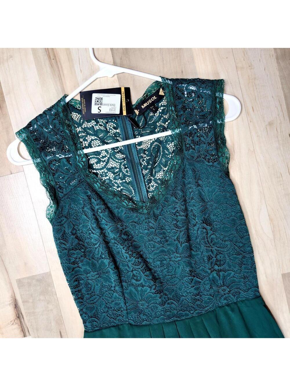 NEW Elegant Forest Green Lace Bodice Maxi Dress with Pleated Skirt Homecoming